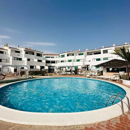 Alondras Park Mialsoma アパート